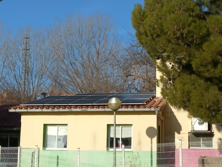 Instal·lació fotovoltaica a l'Escola Bressol Flor de Neu