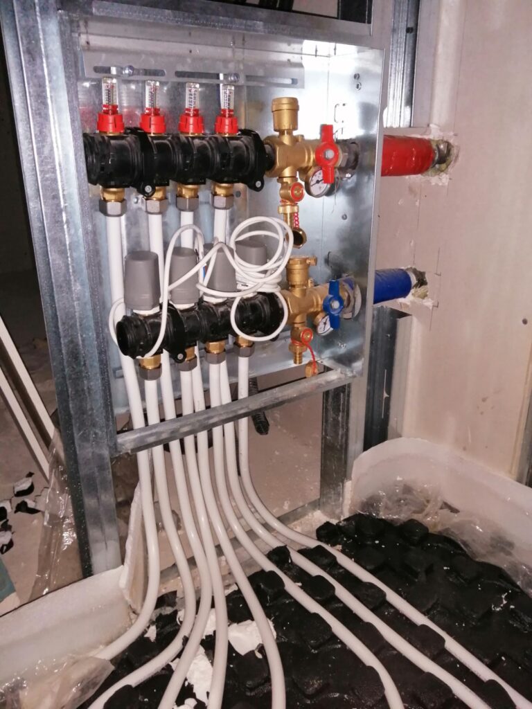 Instal·lació de terra radiant, a la Cerdanya.