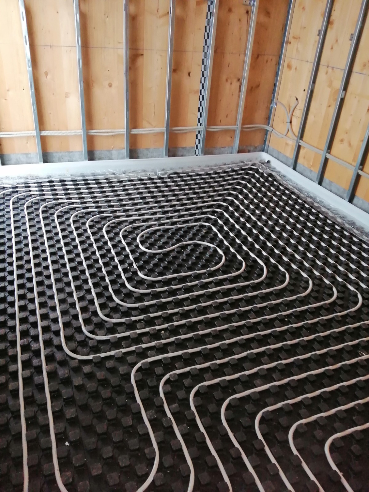 Instal·lació de terra radiant, a la Cerdanya.